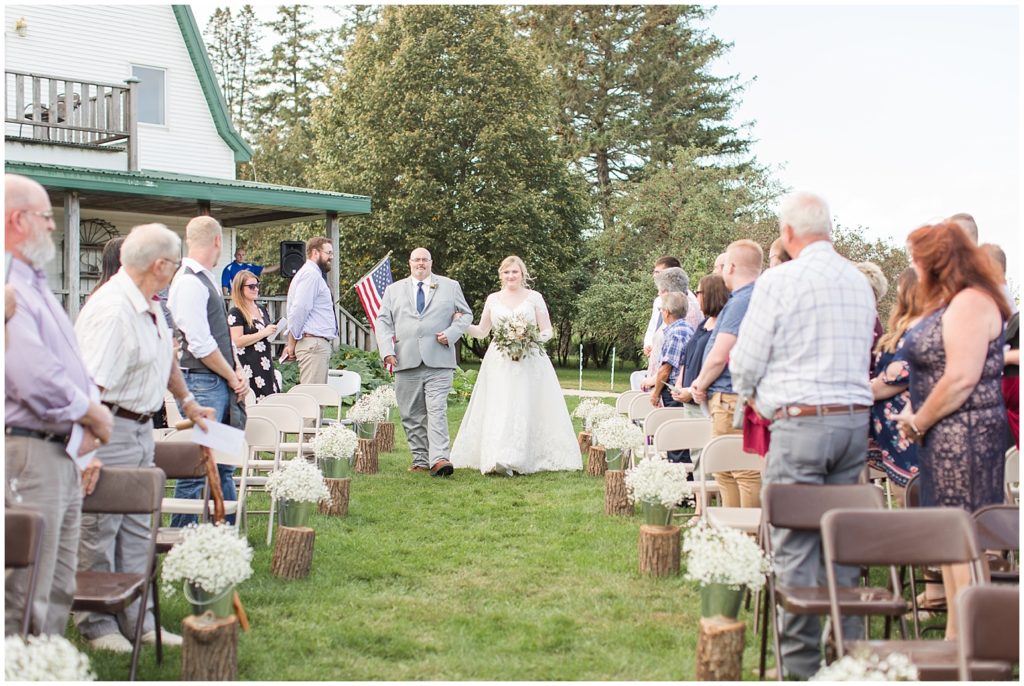 Ceremony | Wedding in Cherokee, Iowa shot by Jessica Brees Photography