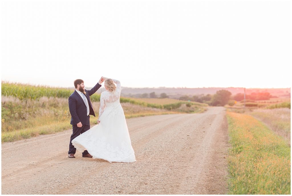 Sunset Portraits | Wedding in Cherokee, Iowa shot by Jessica Brees Photography