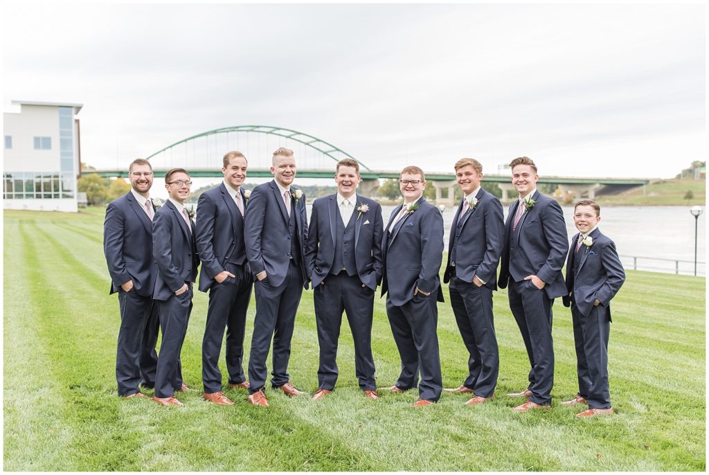 Bridal Party Portraits | Wedding in Sioux City, Iowa shot by Jessica Brees Photography | Sioux City Wedding Photographer
