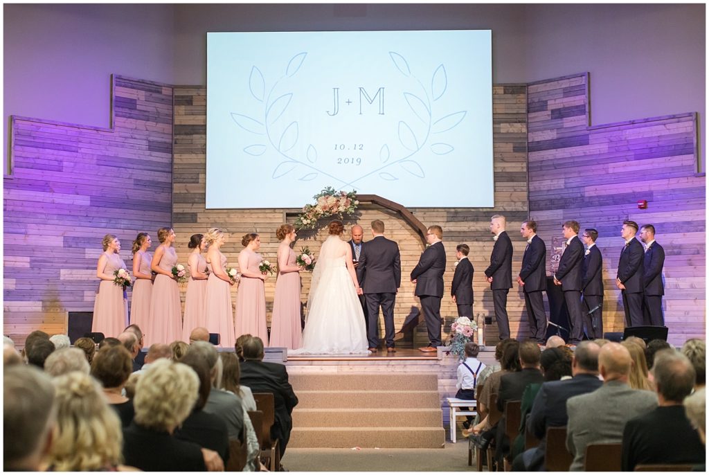 Ceremony | Wedding in Sioux City, Iowa shot by Jessica Brees Photography | Sioux City Wedding Photographer