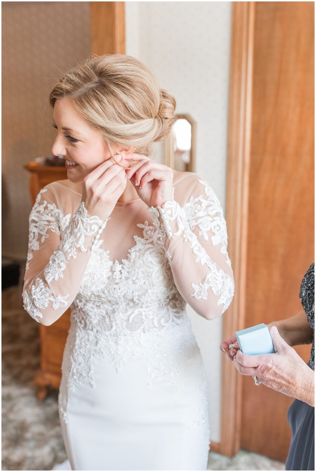 Bride Getting Ready, shot by Jessica Brees, photographer and videographer near Sioux City, Iowa