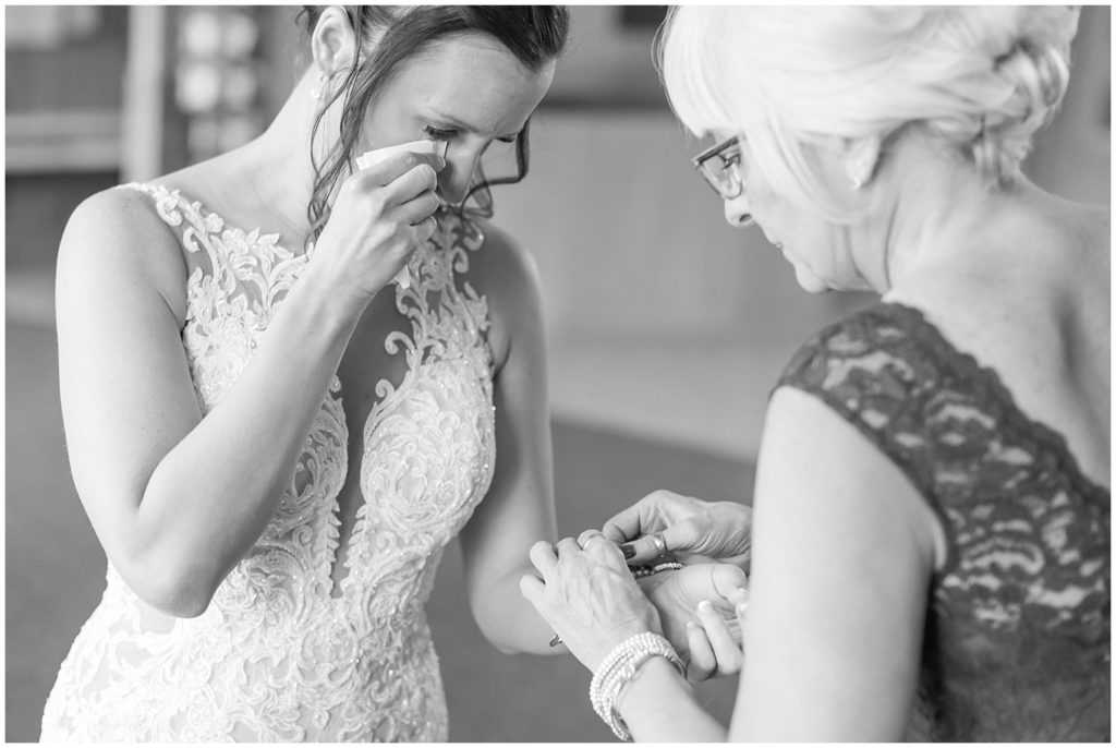 Bride Getting Ready shot by Jessica Brees, photographer and videographer near Sioux City, Iowa