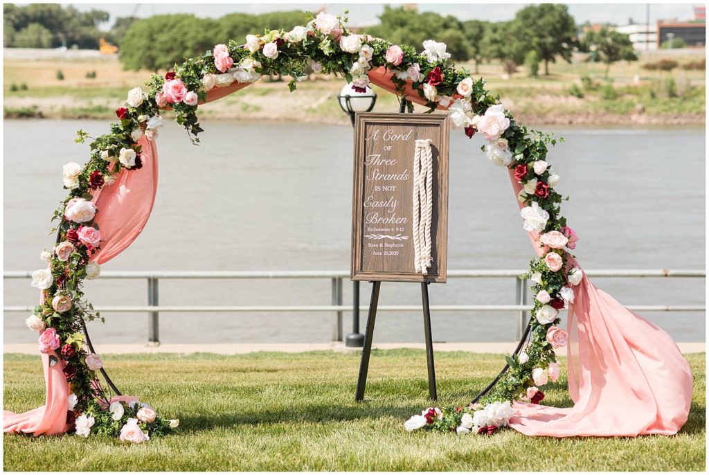 Riverfront Wedding Ceremony | Marriott Riverfront Wedding in South Sioux City, Nebraska shot by Jessica Brees Photo & Video