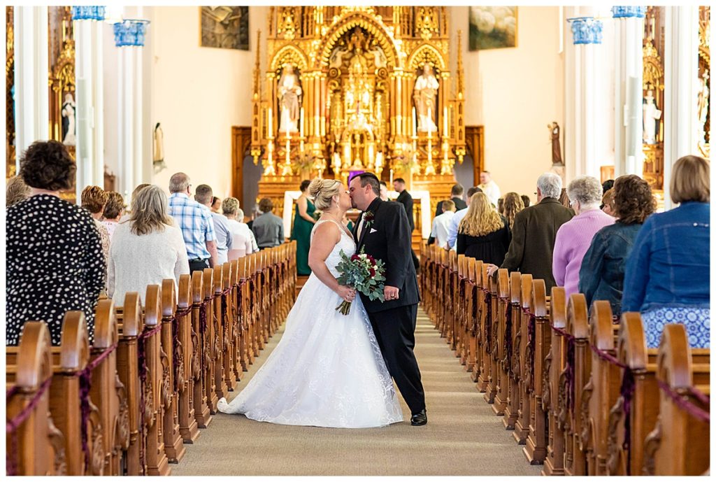 Ceremony | Des Moines Wedding shot by Jessica Brees Photo & Video